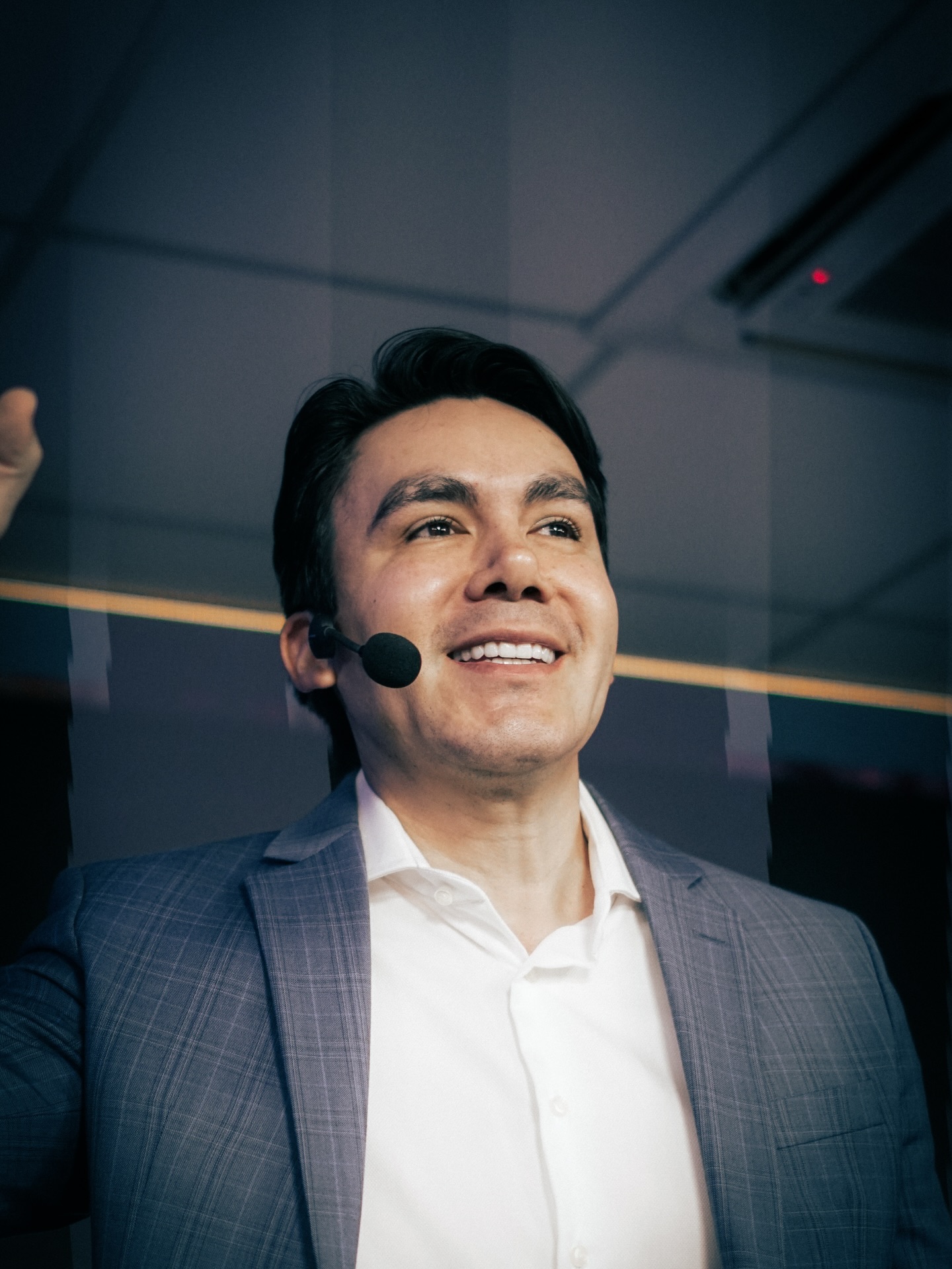 Dr. Paulo Corrales no escritório da PrecaBrasil